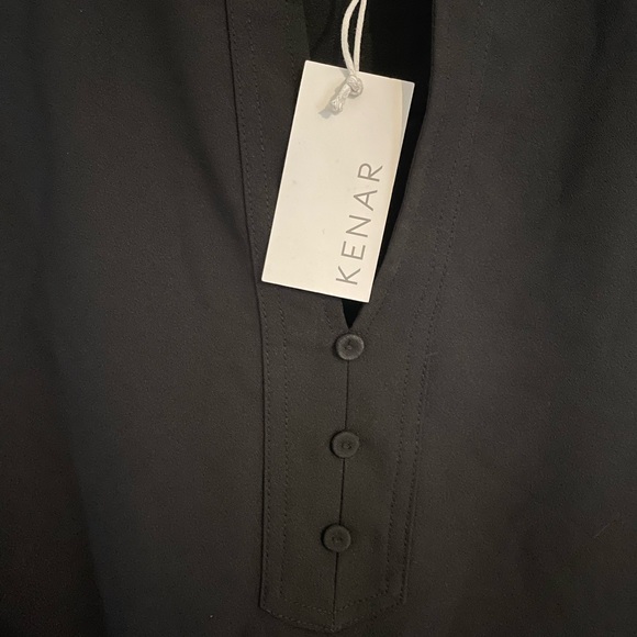 BNWT Kenar Pull over blouse with button detail size medium - Picture 2 of 2